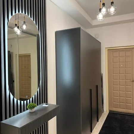 Apartment двухкомнатная на 2 этаже в гагарин плаза аркадия Odesa